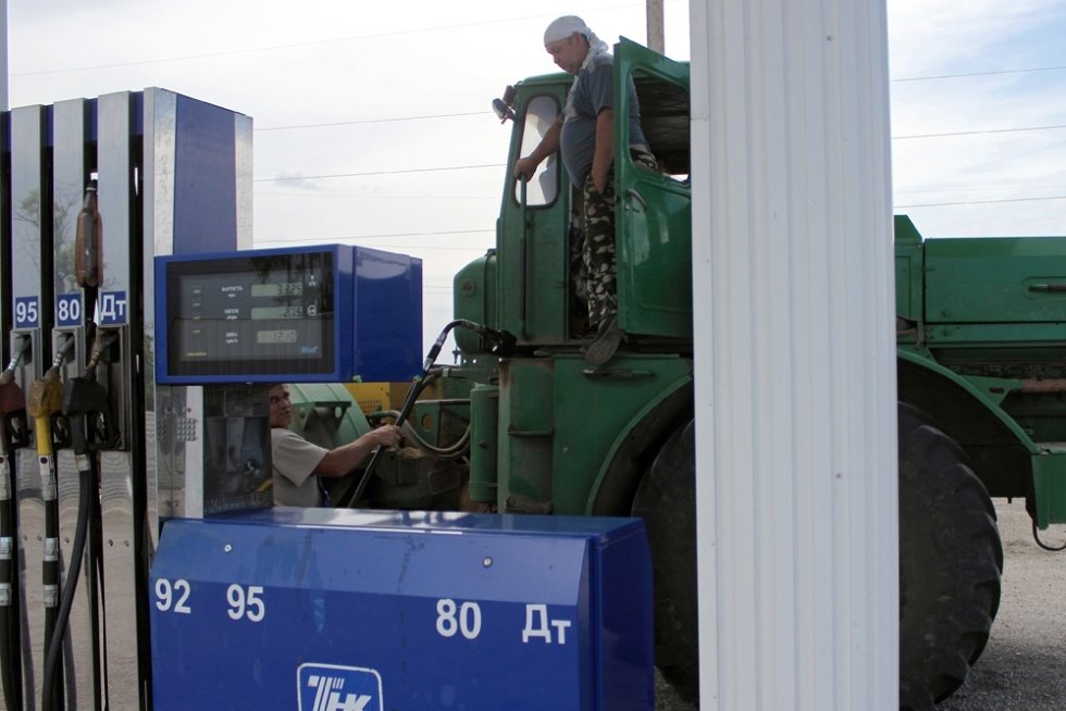 Aumento de precios y déficits locales: Agricultores denuncian problemas con el combustible en plena siembra